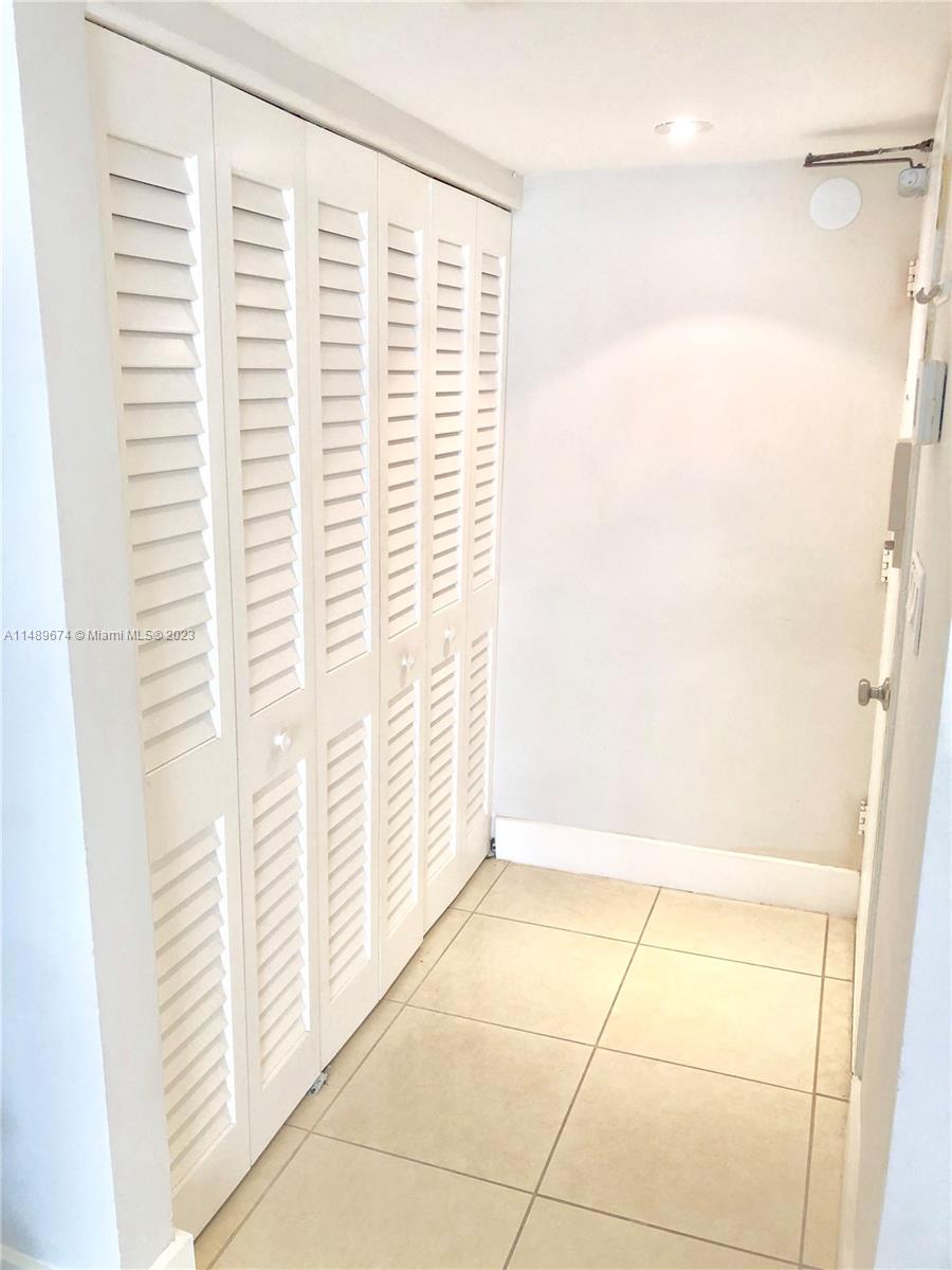 401 Ocean Dr # 1001