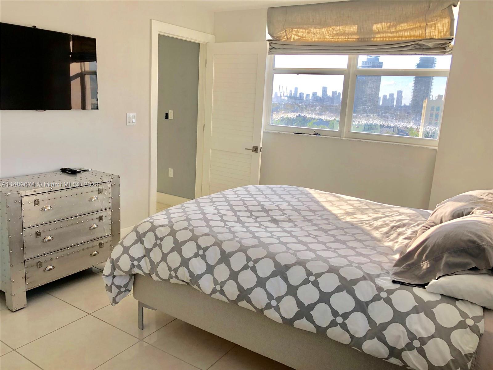 401 Ocean Dr # 1001