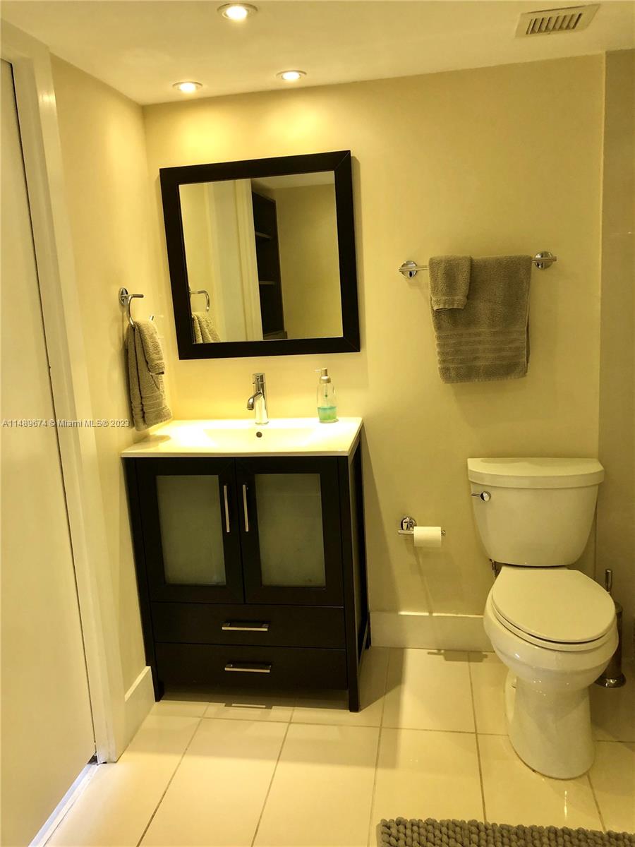 401 Ocean Dr # 1001