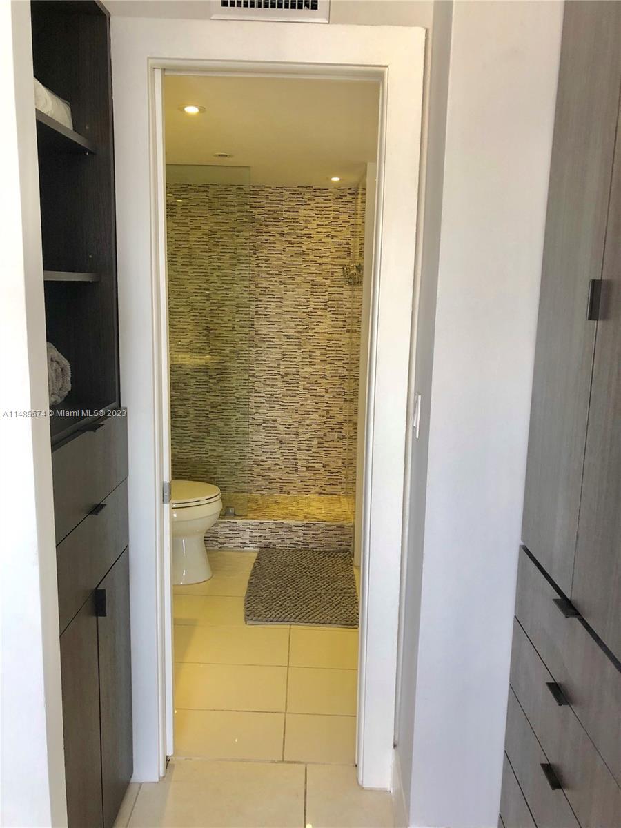 401 Ocean Dr # 1001