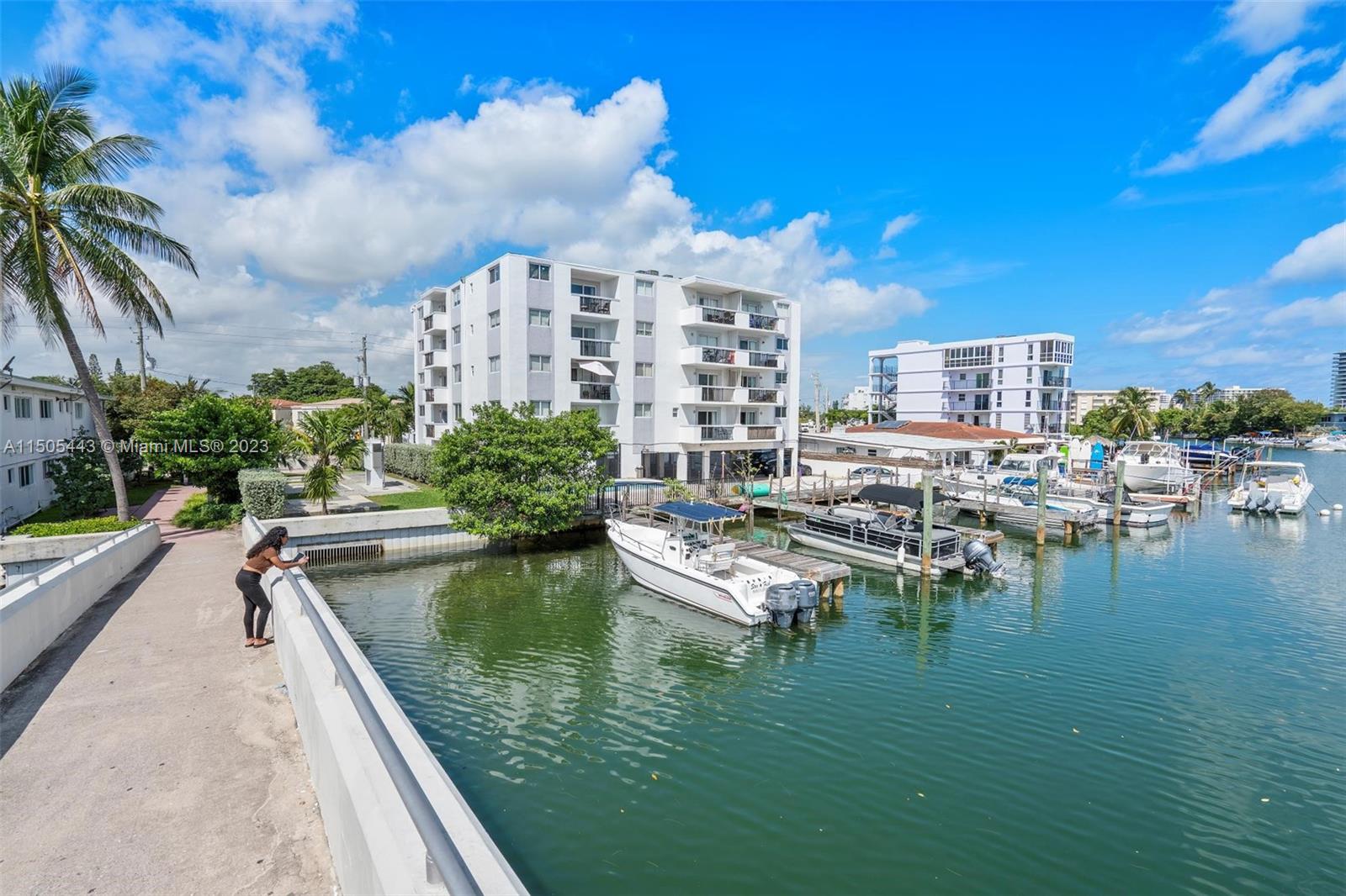 8101 Crespi Blvd # 205
