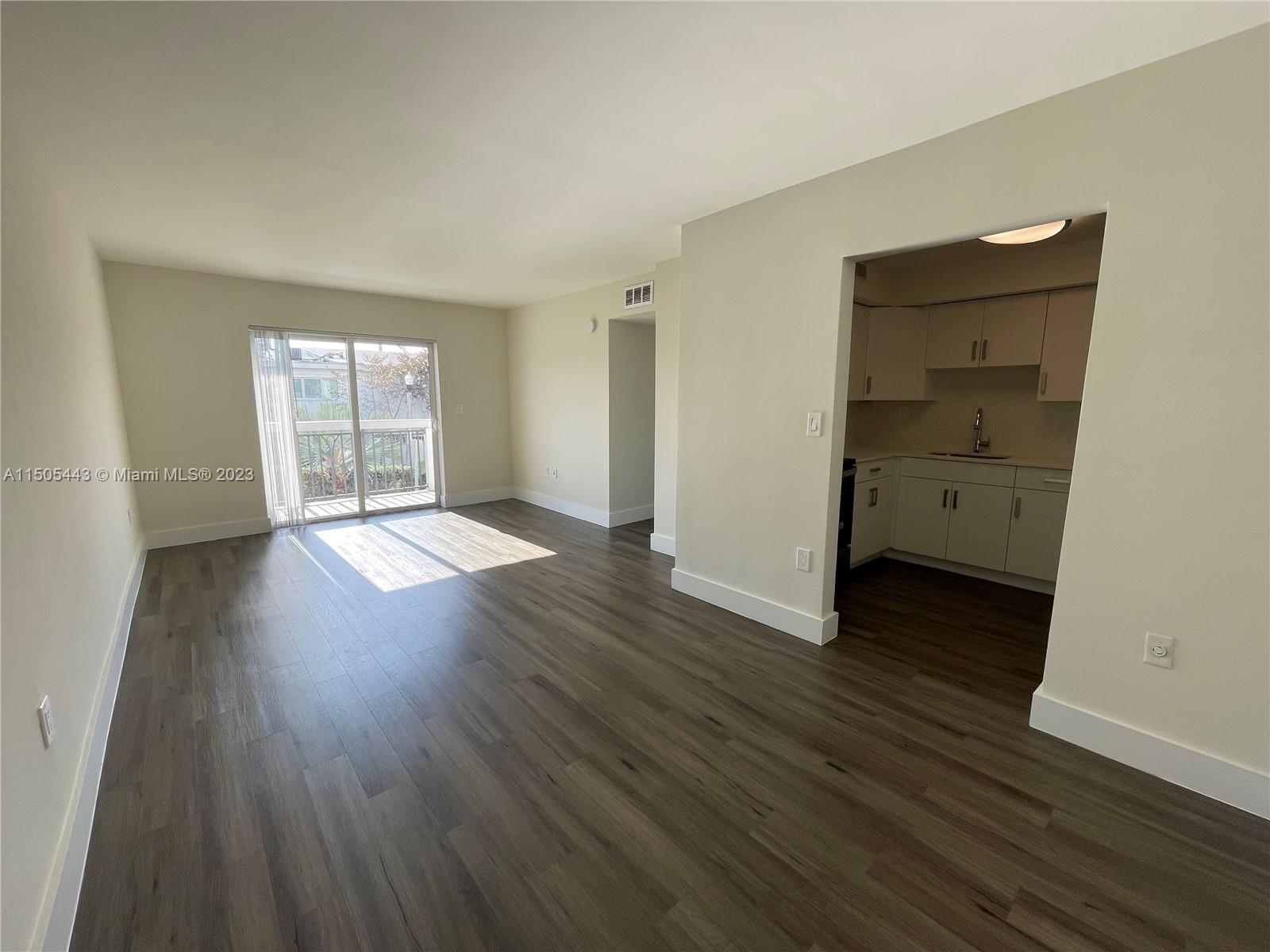 8101 Crespi Blvd # 205