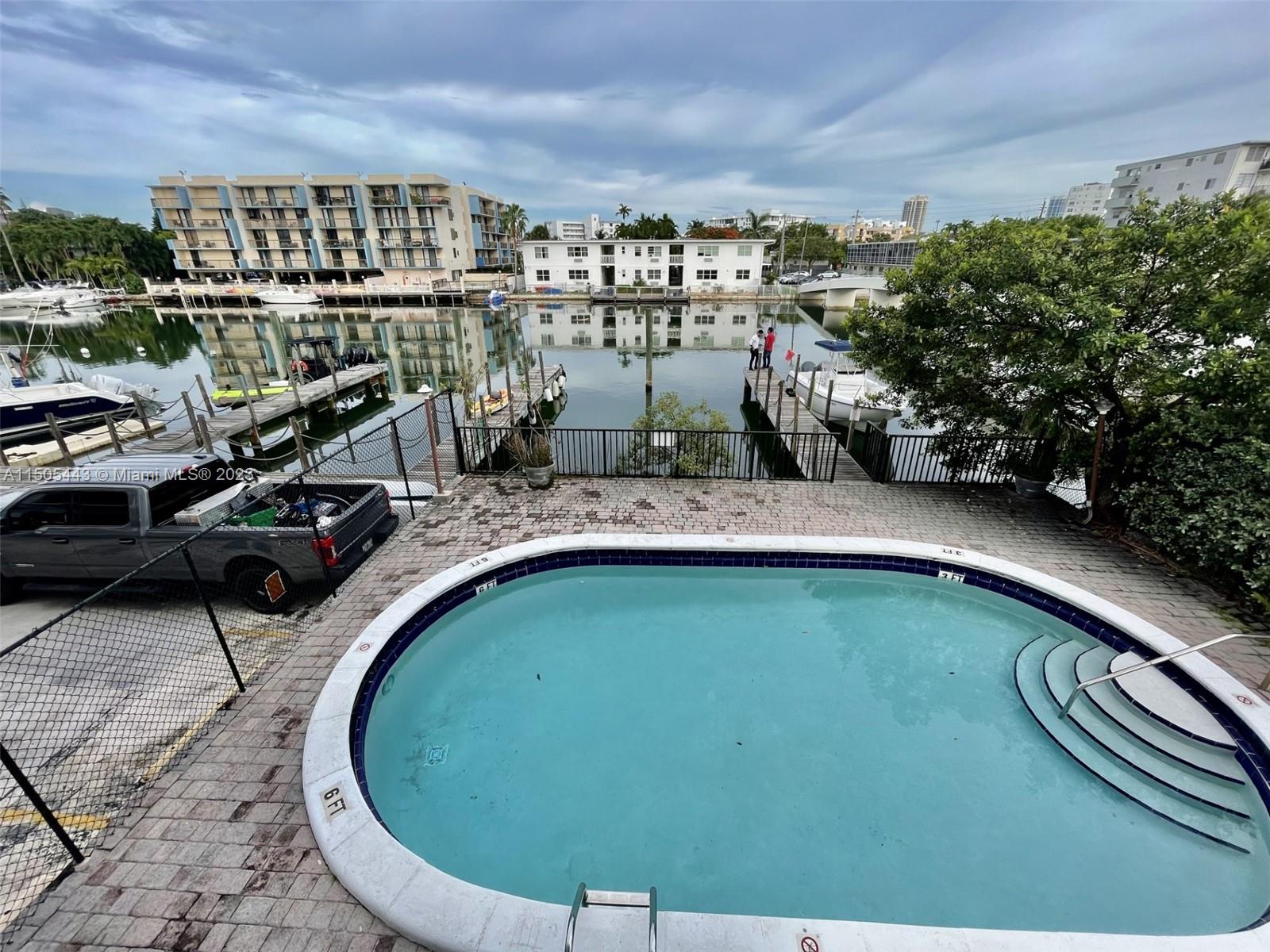 8101 Crespi Blvd # 205