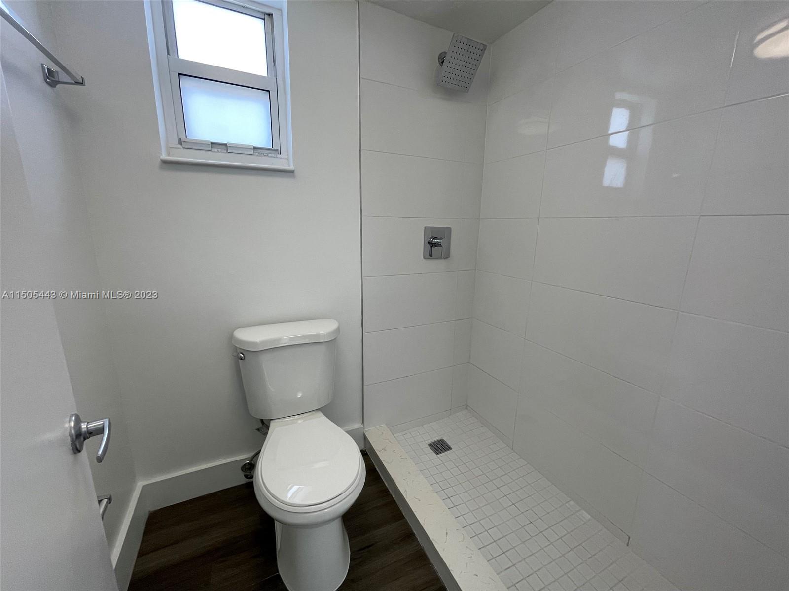 8101 Crespi Blvd # 205