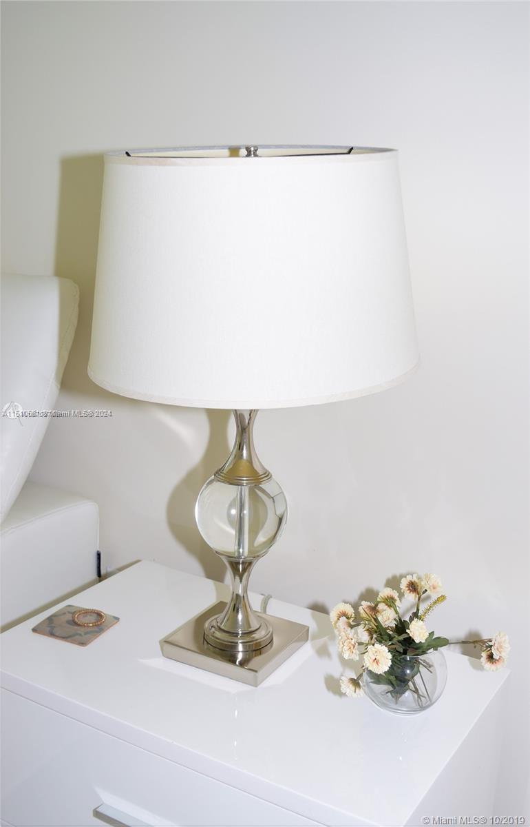 10275 Collins Ave # 521