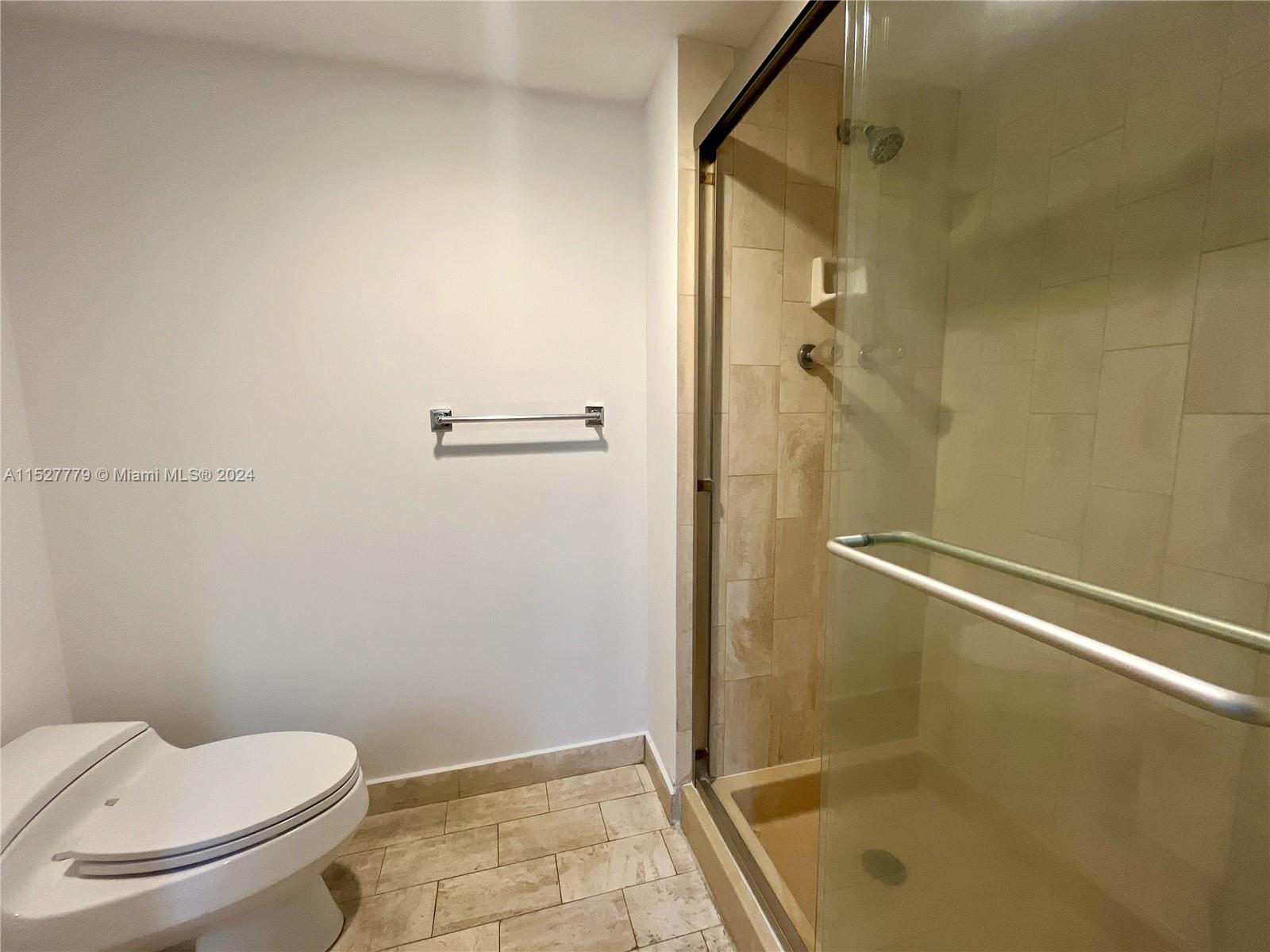 1717 N Bayshore Dr # 3242 Unit: A-3242