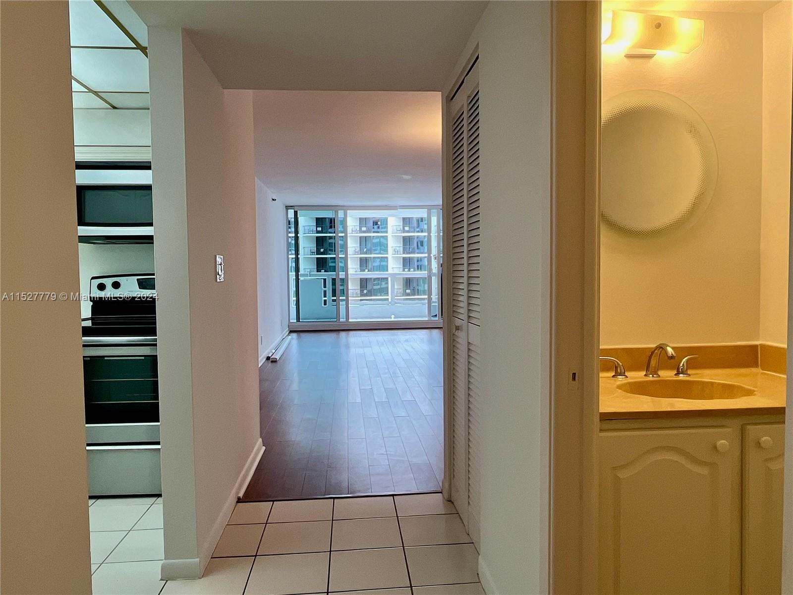 1717 N Bayshore Dr # 3242 Unit: A-3242