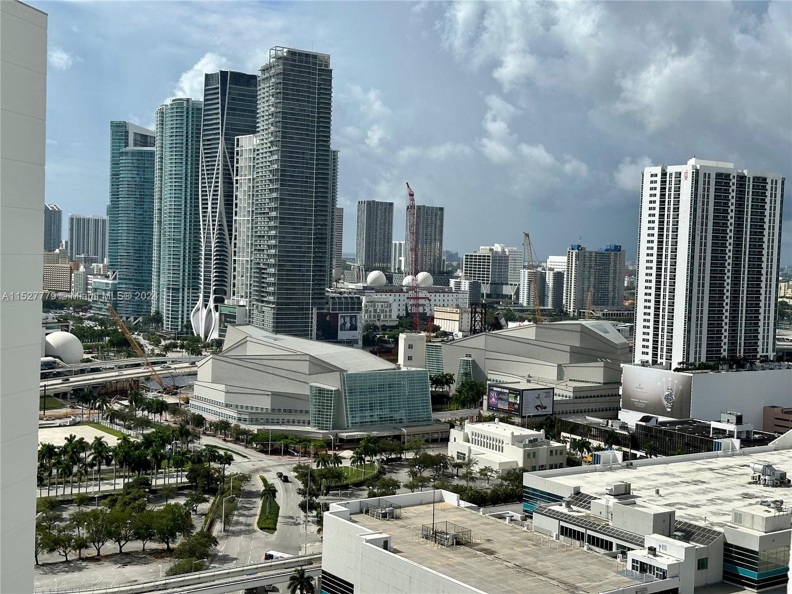 1717 N Bayshore Dr # 3242 Unit: A-3242