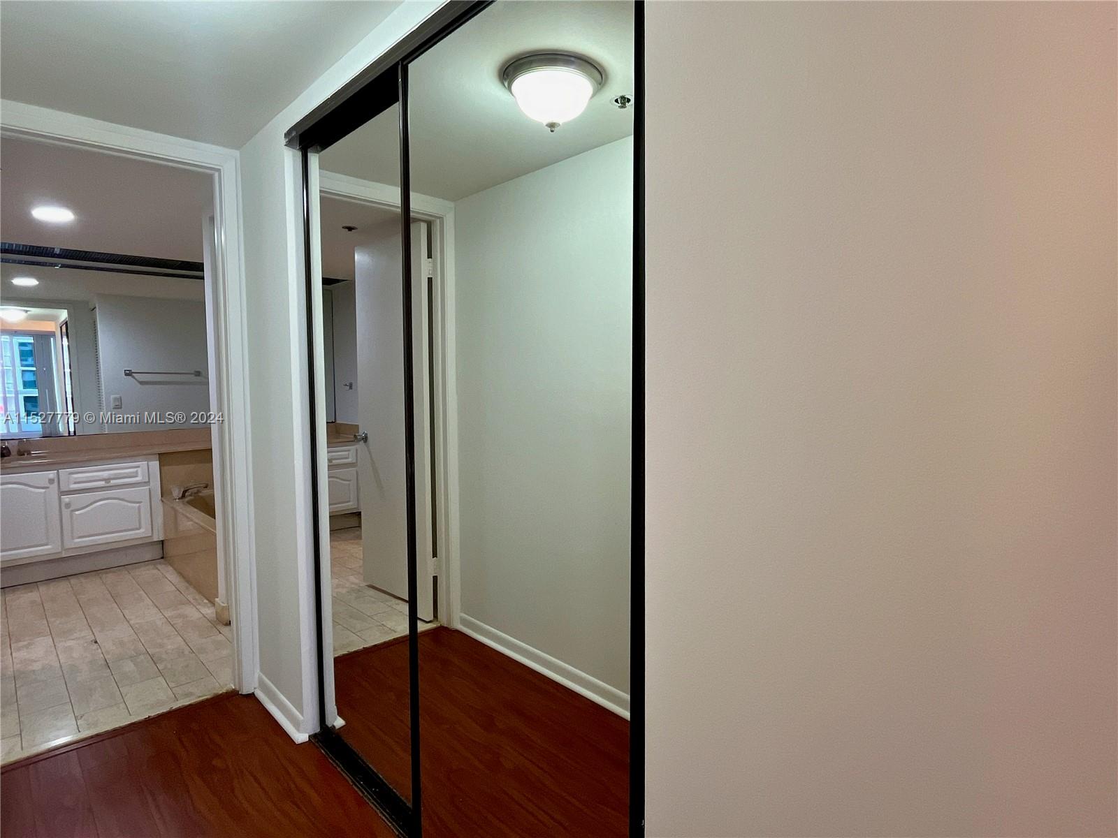1717 N Bayshore Dr # 3242 Unit: A-3242