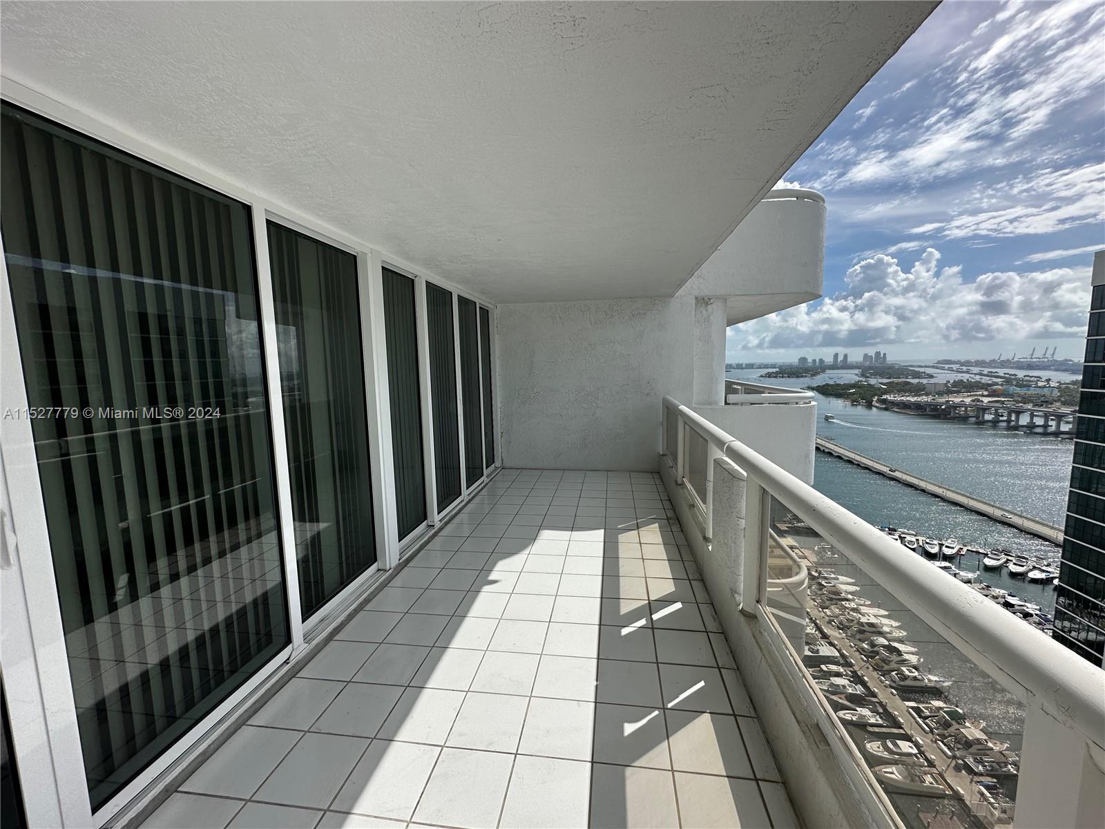1717 N Bayshore Dr # 3242 Unit: A-3242