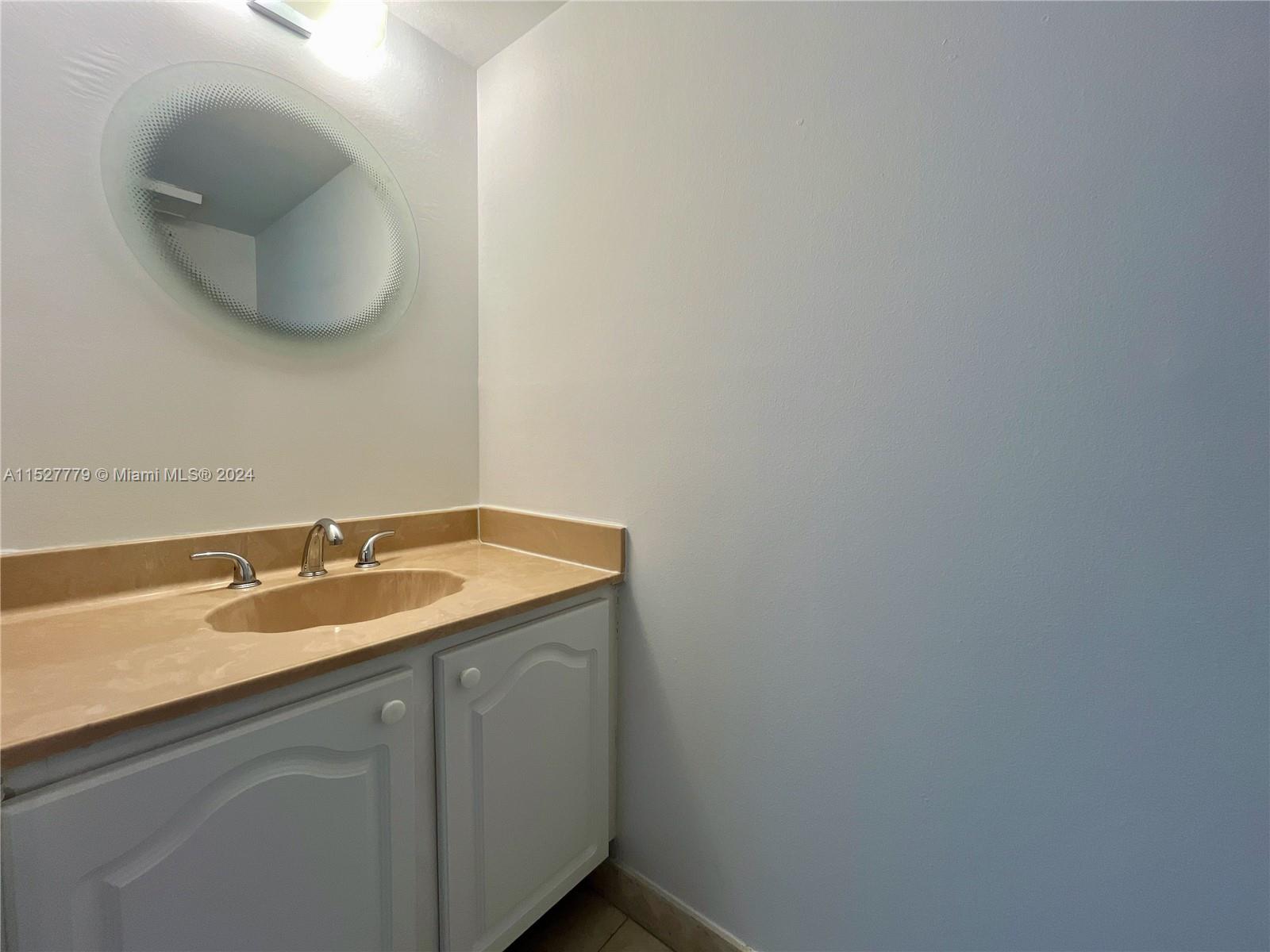 1717 N Bayshore Dr # 3242 Unit: A-3242