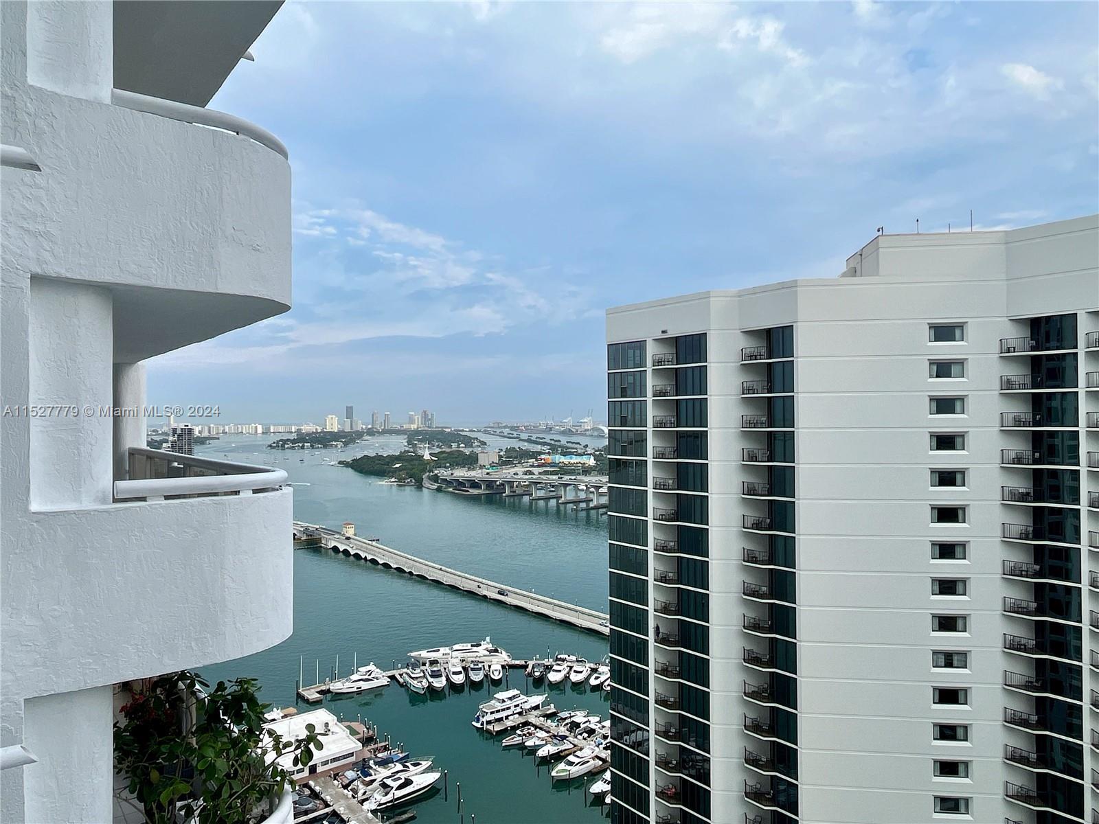 1717 N Bayshore Dr # 3242 Unit: A-3242