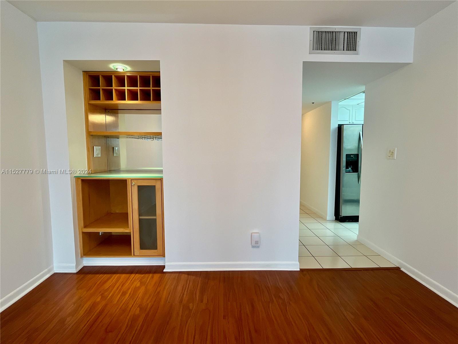 1717 N Bayshore Dr # 3242 Unit: A-3242