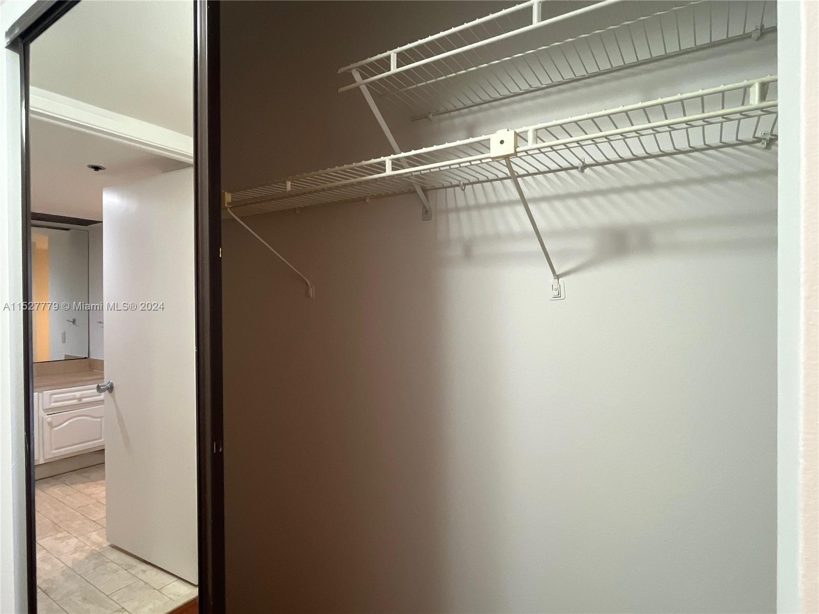 1717 N Bayshore Dr # 3242 Unit: A-3242