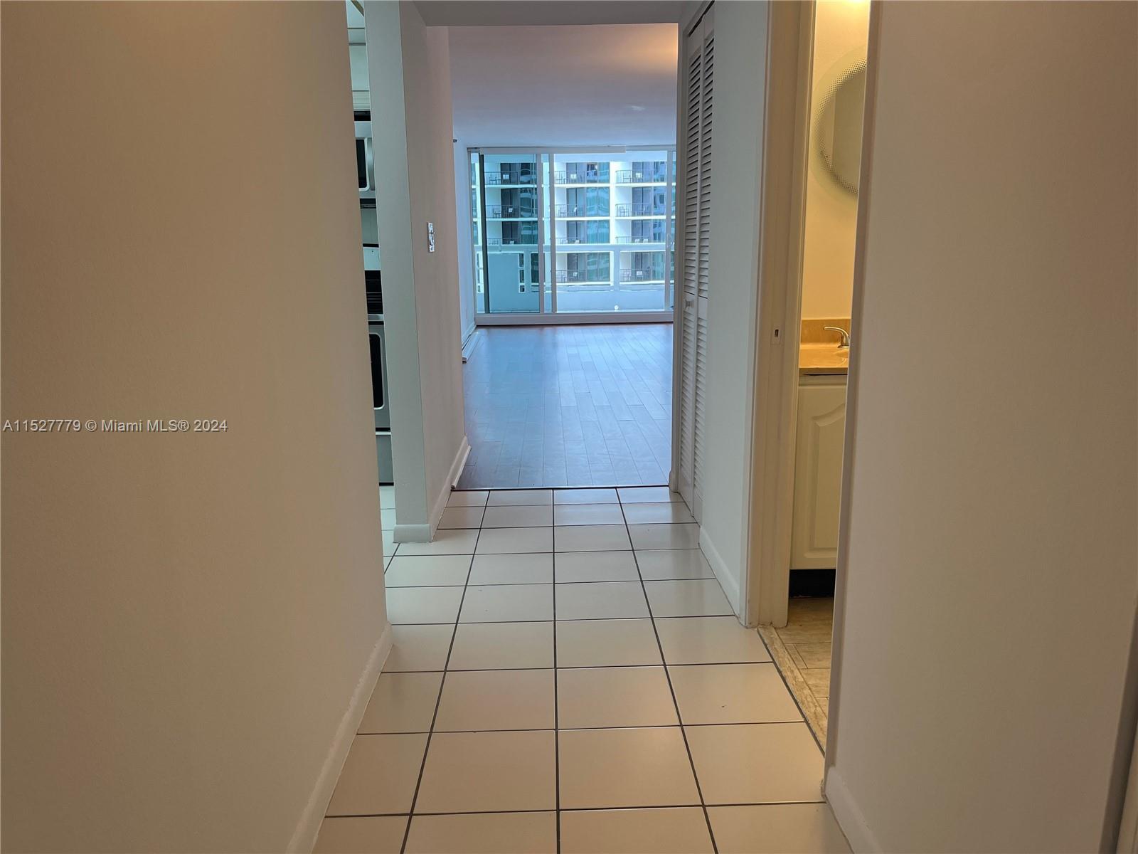1717 N Bayshore Dr # 3242 Unit: A-3242