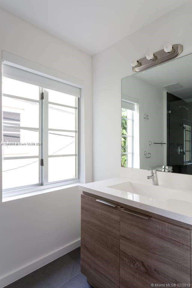 1450 Meridian Ave # 201