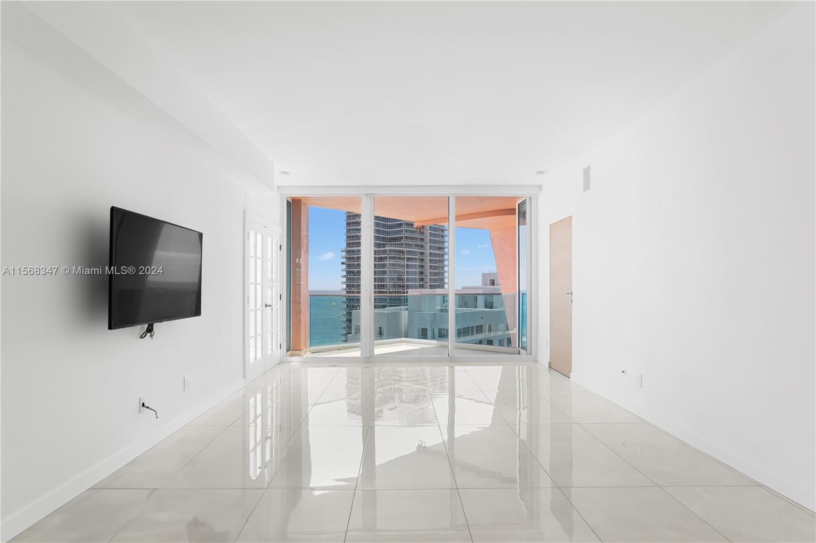 300 S Pointe Dr # 2606