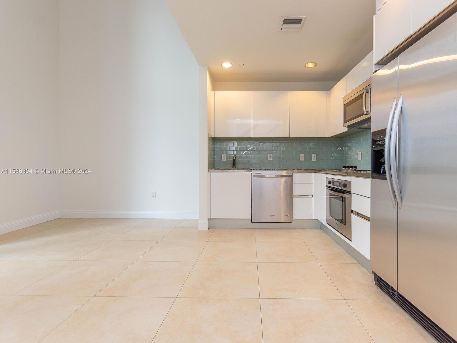 1050 Brickell Ave # 606