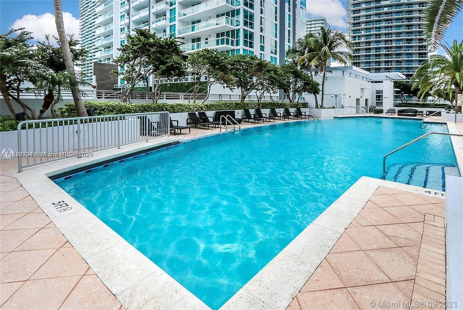 1050 Brickell Ave # 606