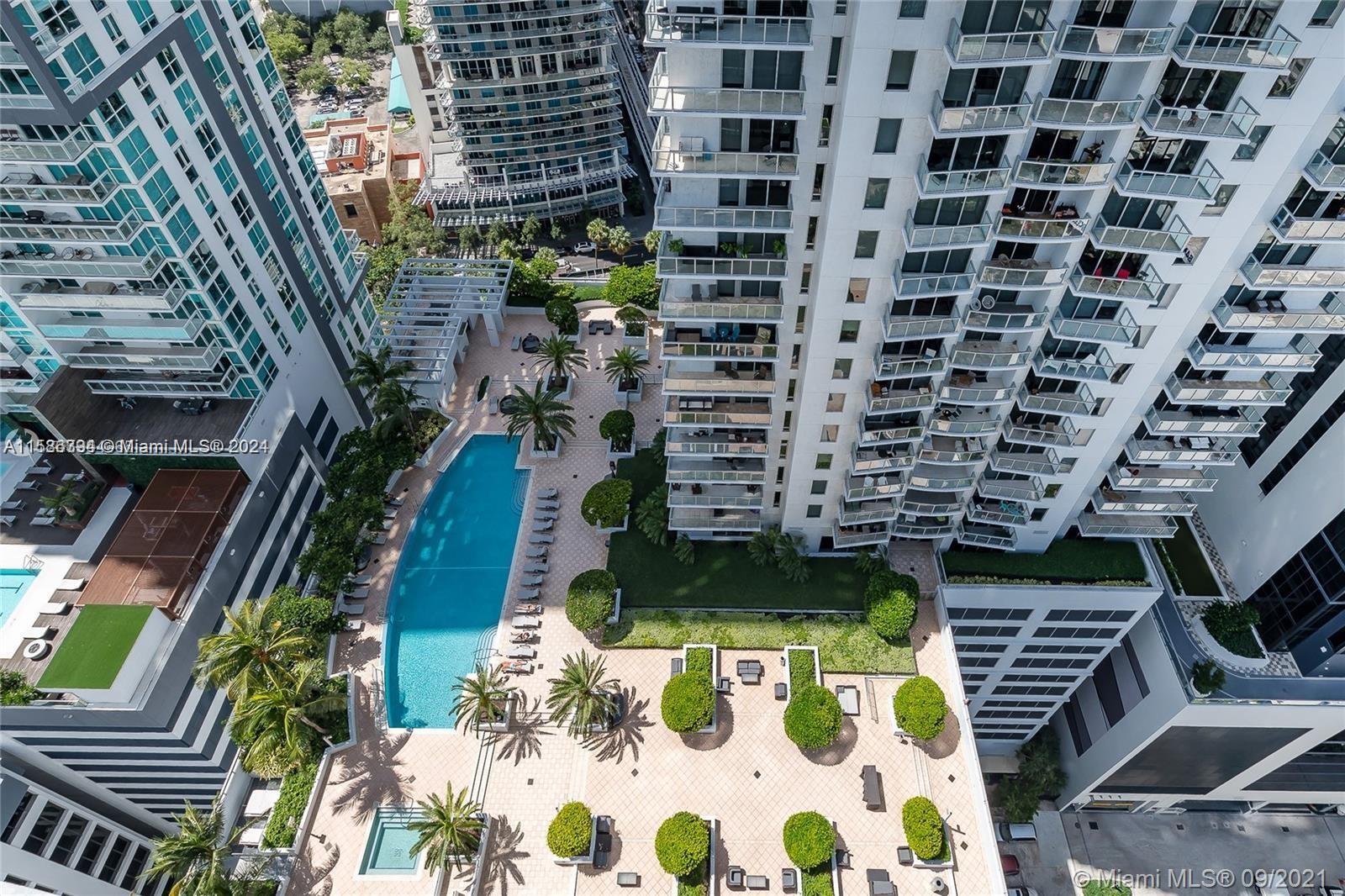 1050 Brickell Ave # 606