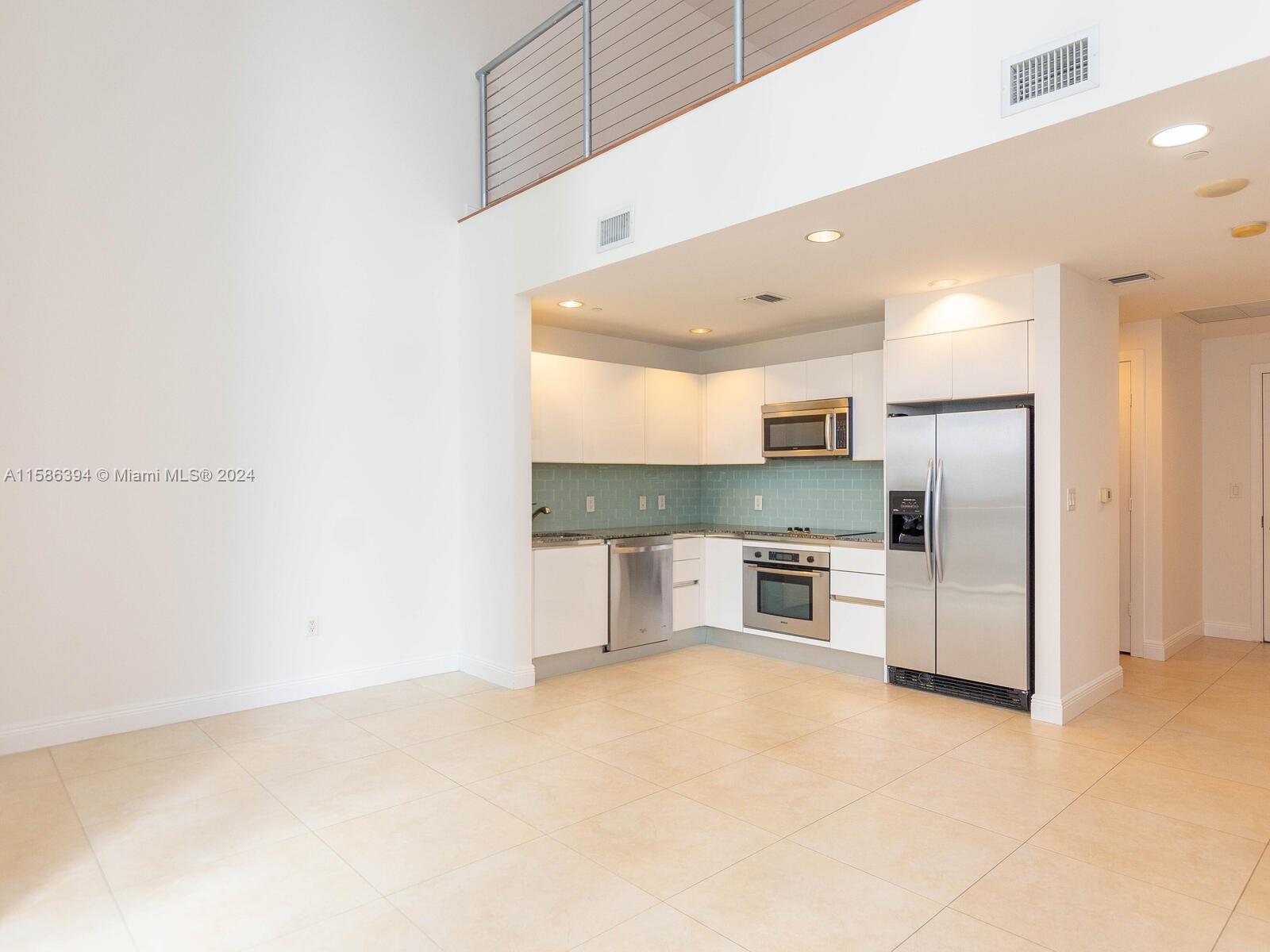 1050 Brickell Ave # 606