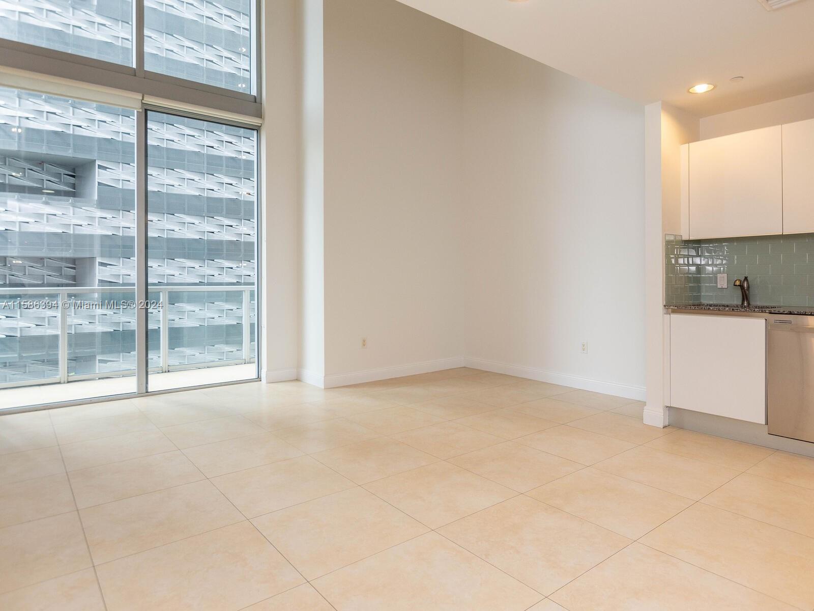 1050 Brickell Ave # 606