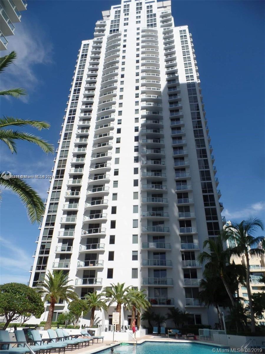1050 Brickell Ave # 606