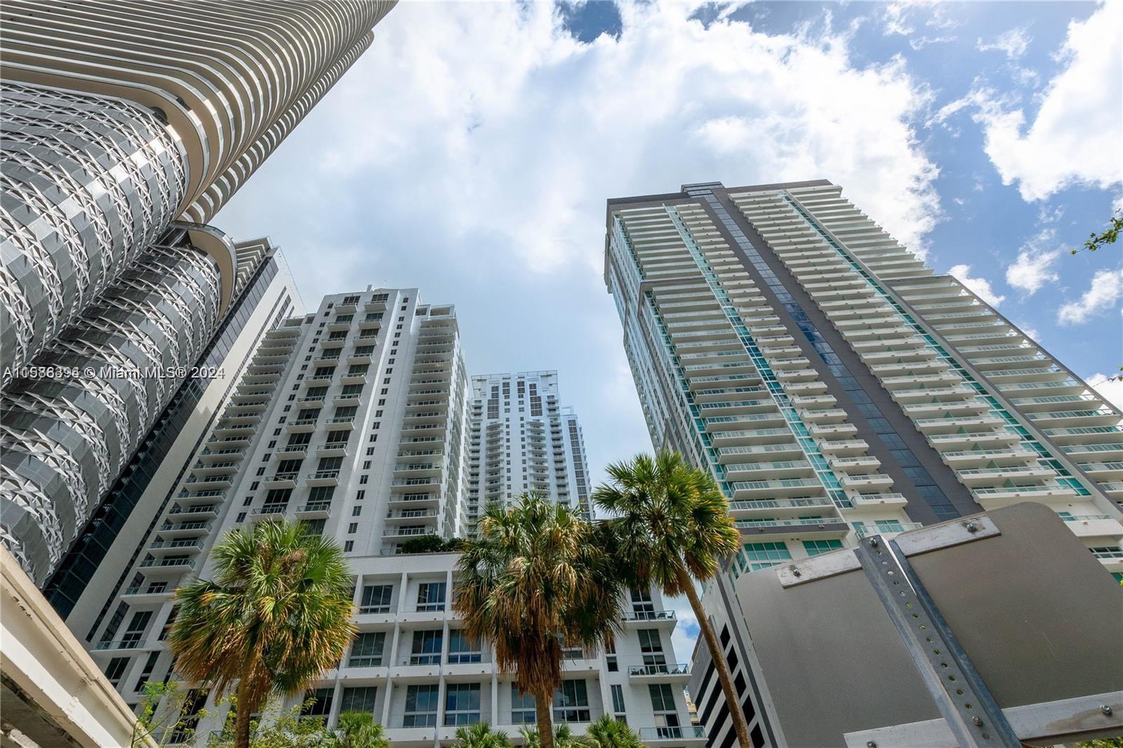 1050 Brickell Ave # 606