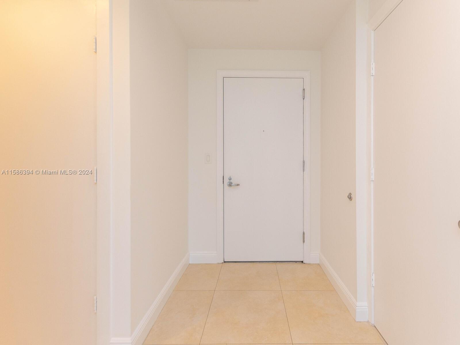 1050 Brickell Ave # 606