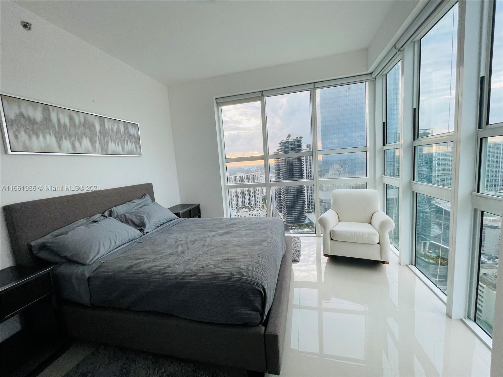 950 Brickell Bay Dr # 4400