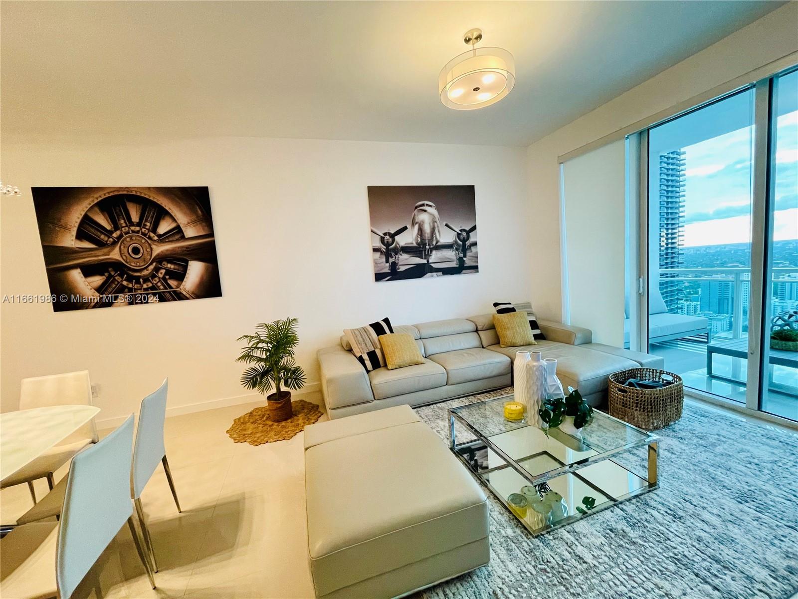950 Brickell Bay Dr # 4400