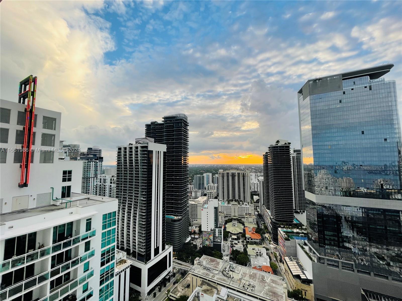 950 Brickell Bay Dr # 4400