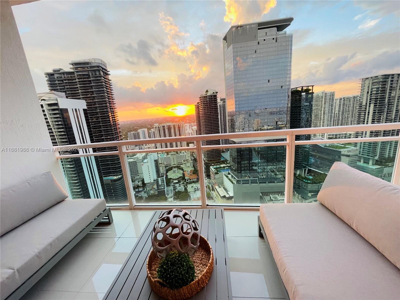 950 Brickell Bay Dr # 4400