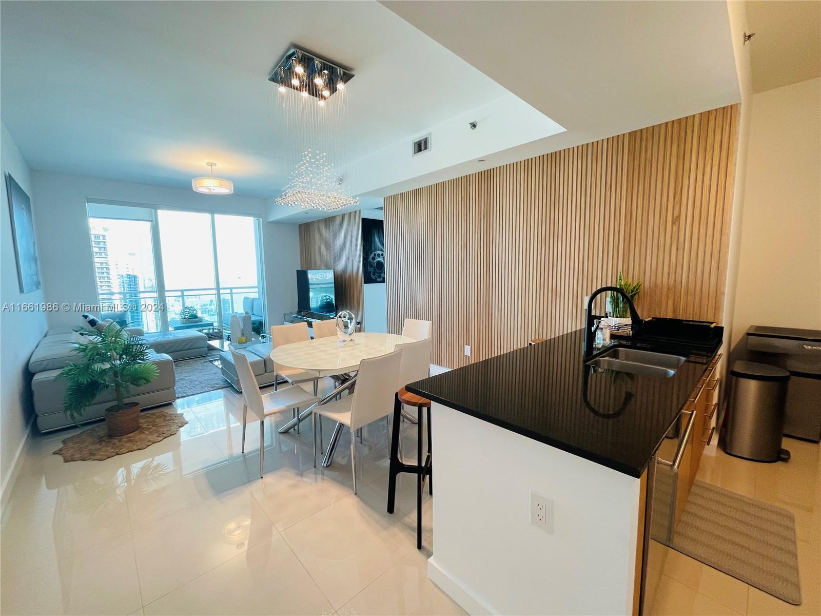 950 Brickell Bay Dr # 4400