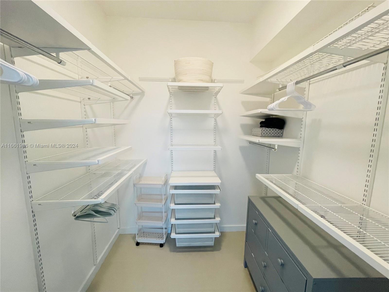 950 Brickell Bay Dr # 4400