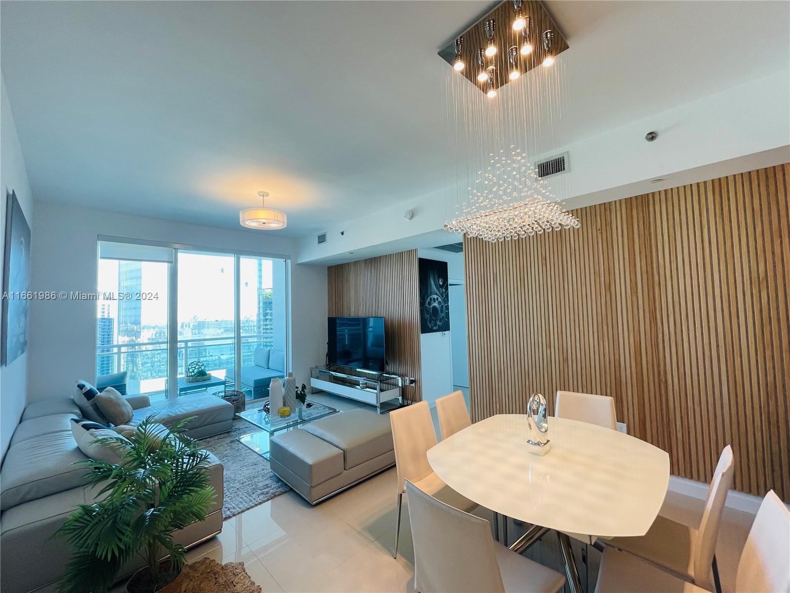 950 Brickell Bay Dr # 4400