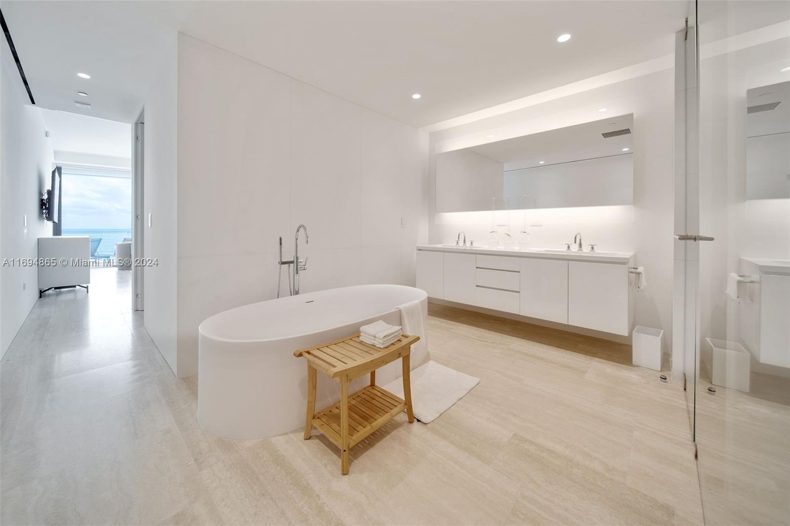 9001 Collins Ave # 605 Unit: S-605
