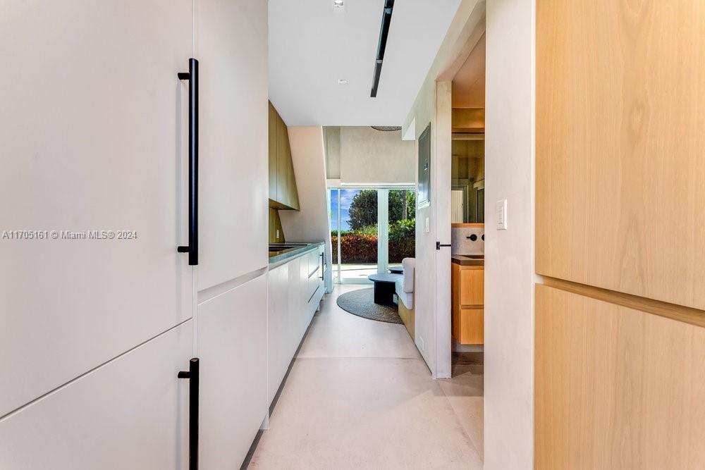 100 S POINTE DR # 12 Unit: CABANA 12