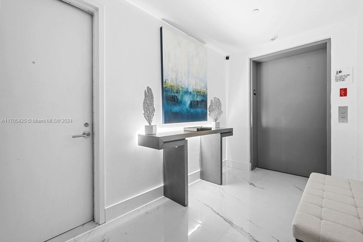 460 NE 28th St # 3205