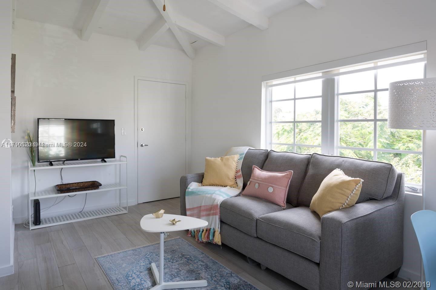 1450 Meridian Ave # 201
