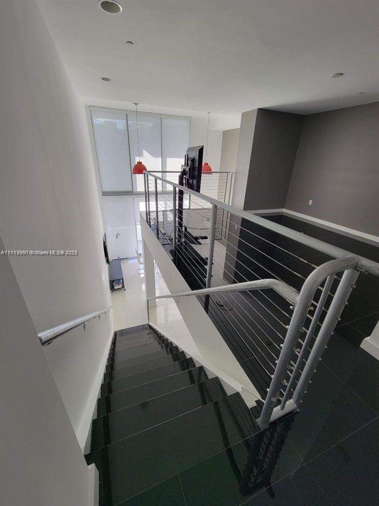 1050 Brickell Ave # 814