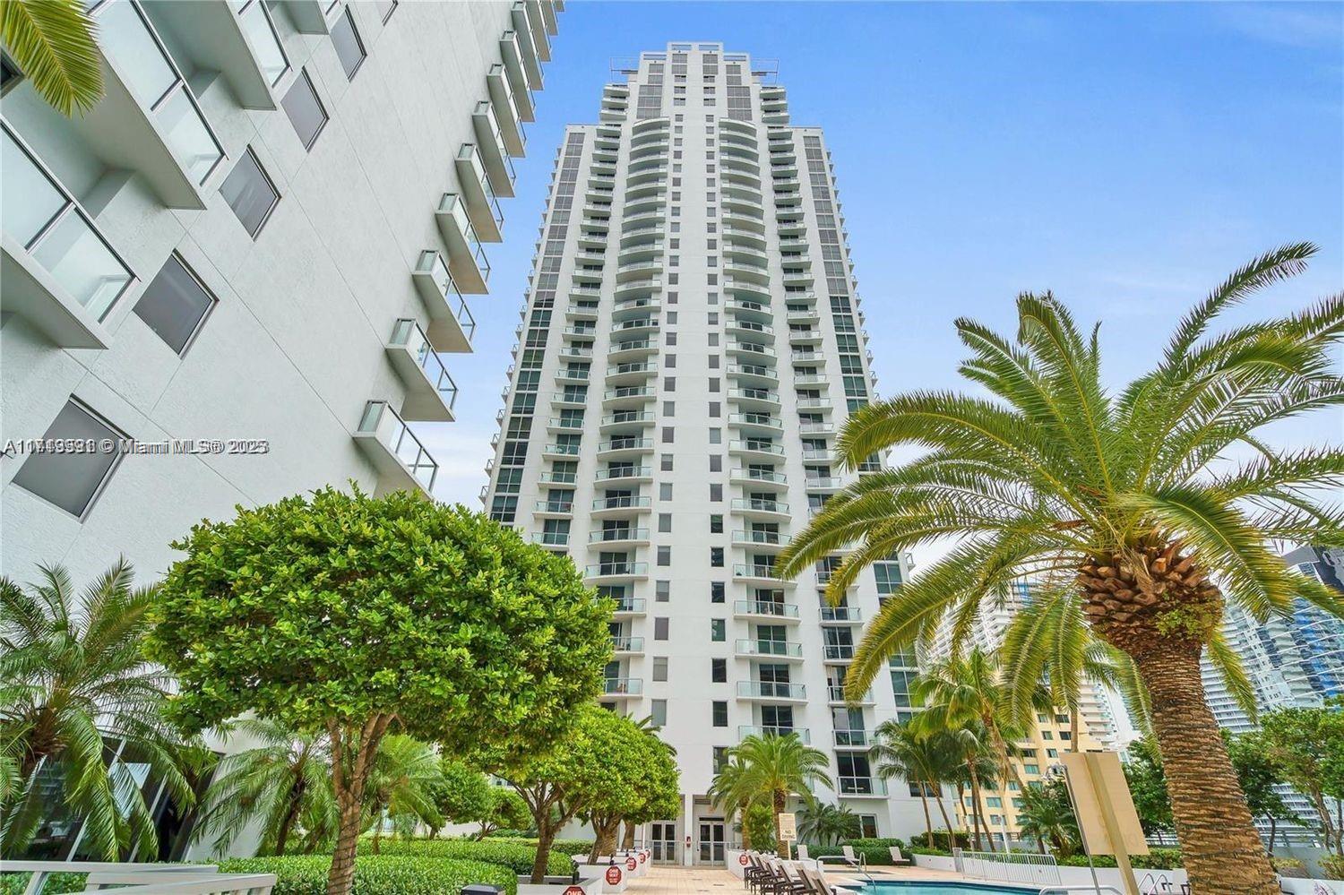 1050 Brickell Ave # 814