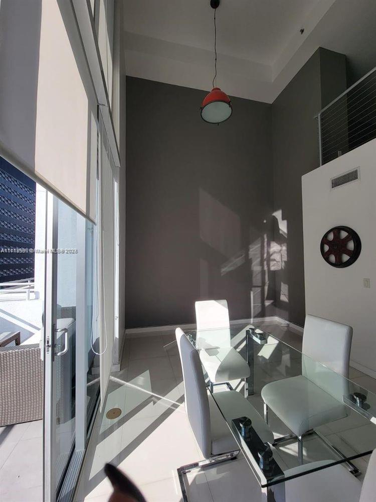 1050 Brickell Ave # 814