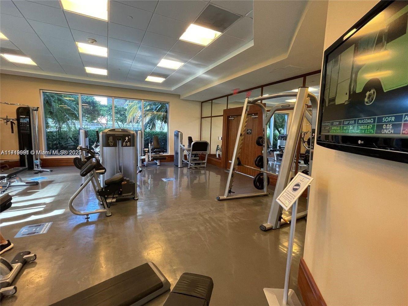 1050 Brickell Ave # 814