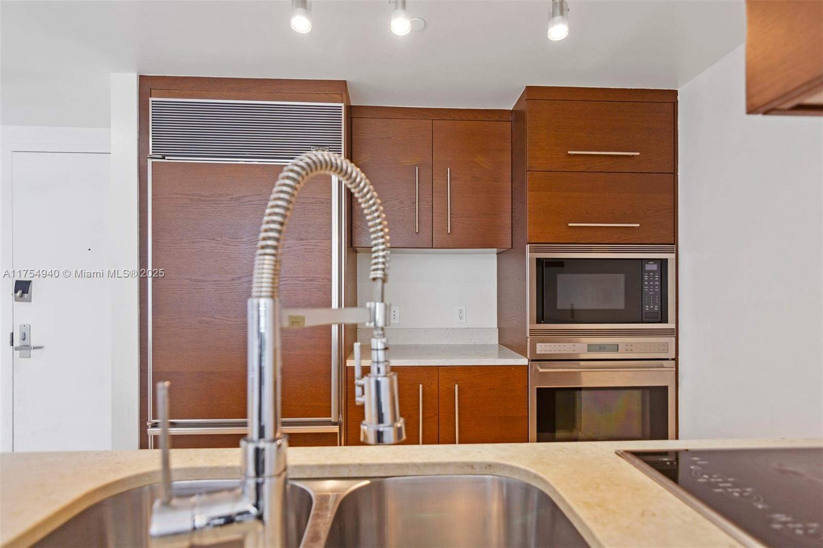 485 Brickell Ave # 2209