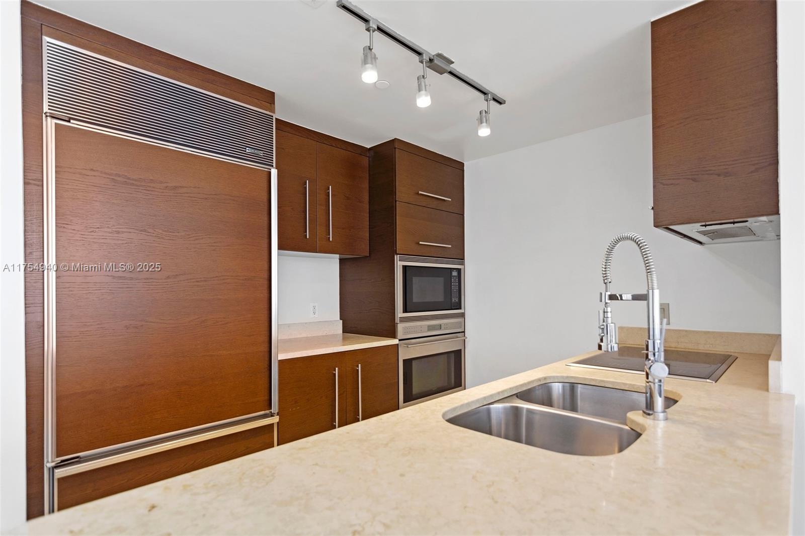 485 Brickell Ave # 2209