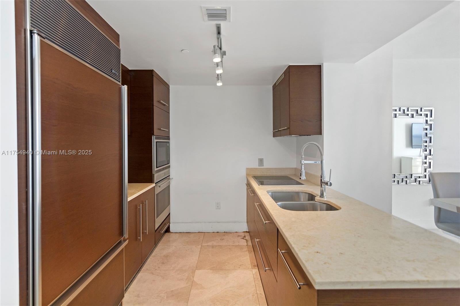 485 Brickell Ave # 2209
