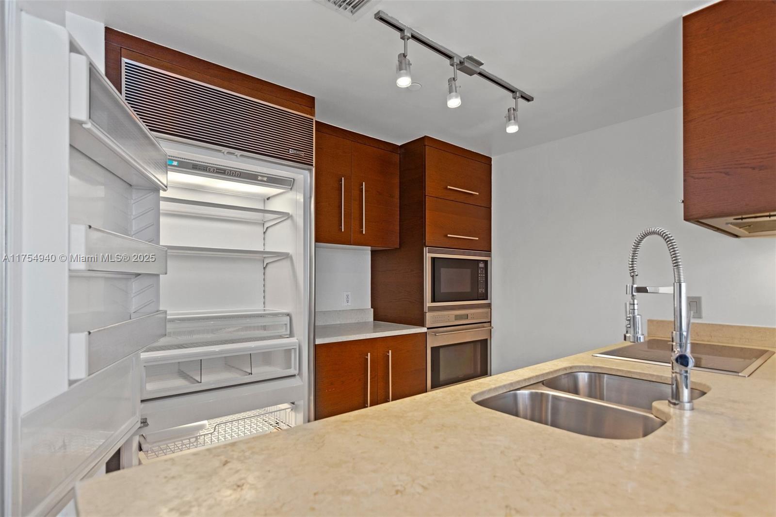 485 Brickell Ave # 2209