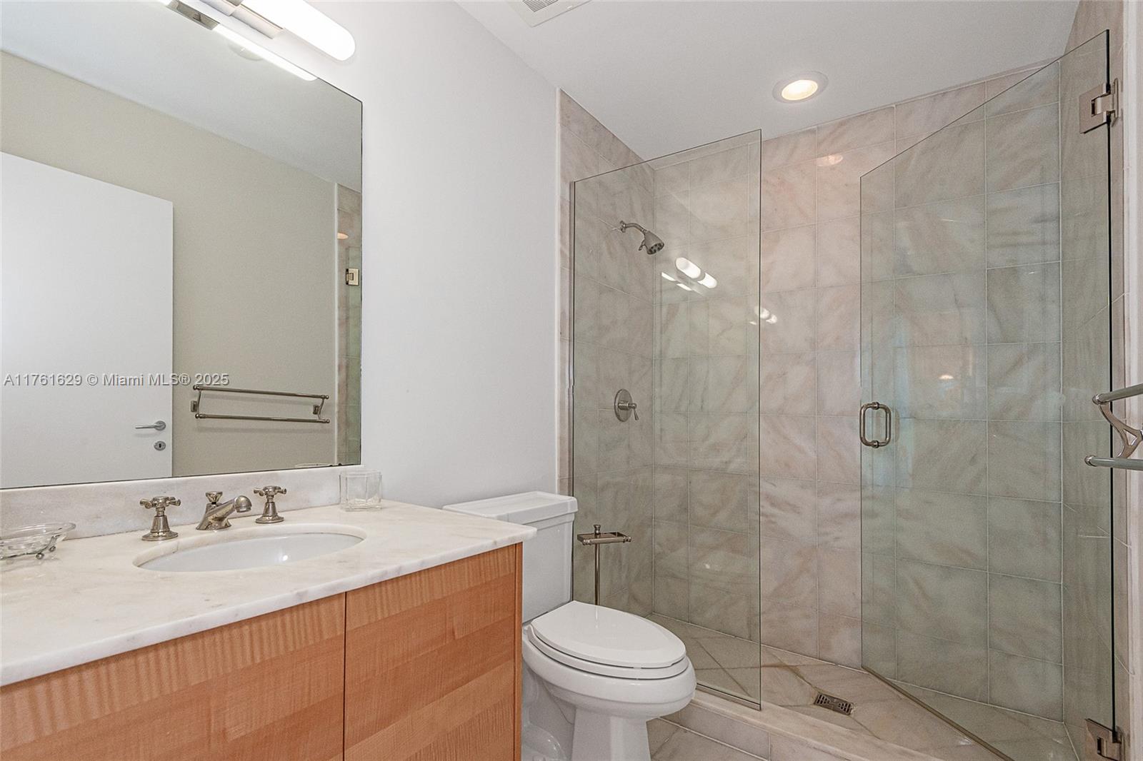 50 S Pointe Dr # 1804