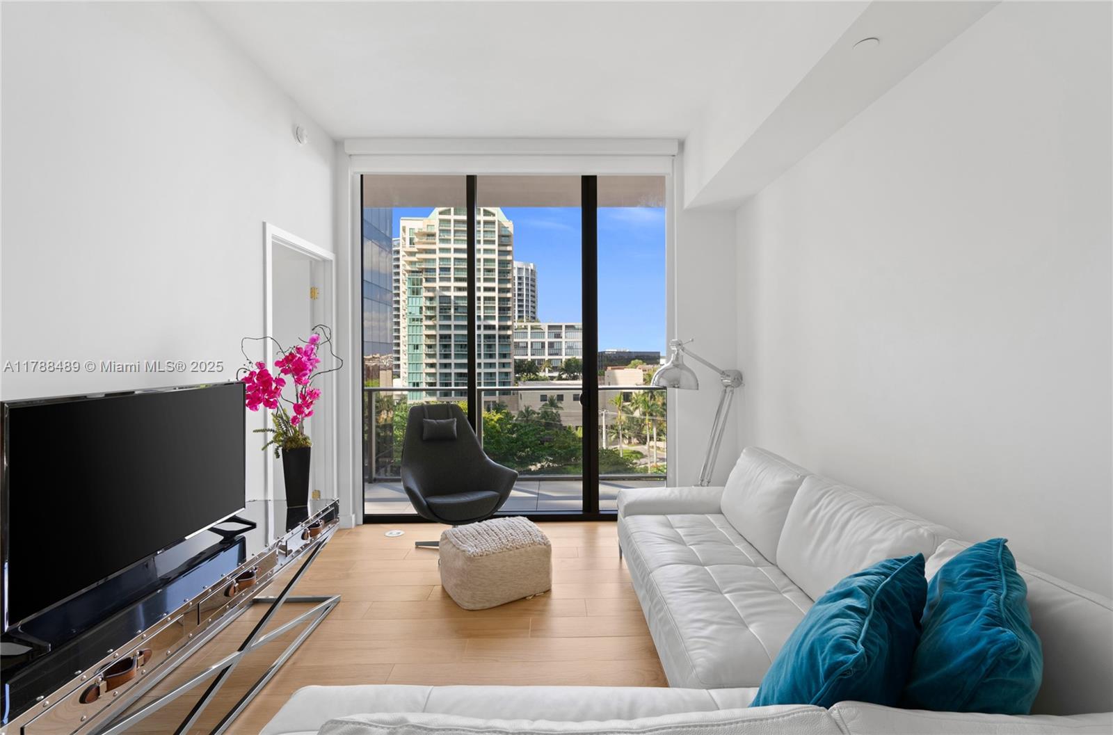 2678 Tigertail Ave # 615